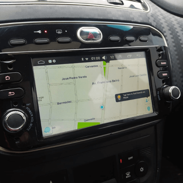 Multimedia mostrando el GPS en Fiat Punto